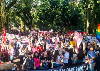 Protesto em Foz vai reunir servidores públicos de todo o Paraná no “Dia do Basta!”