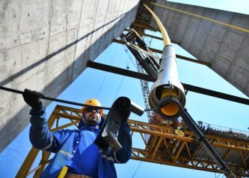 Primeiros cabos são instalados no lado paraguaio da Ponte da Integração