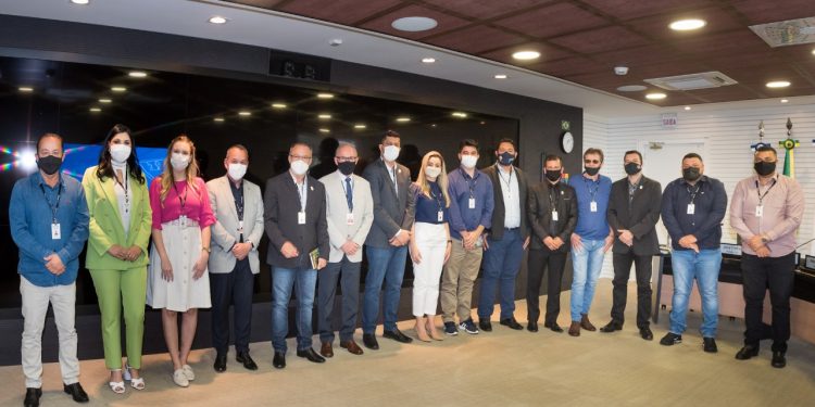 Itaipu reforça compromisso com a população em encontro inédito com vereadores de Foz