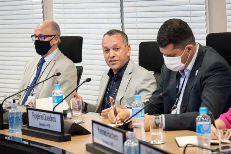 Itaipu reforça compromisso com a população em encontro inédito com vereadores de Foz