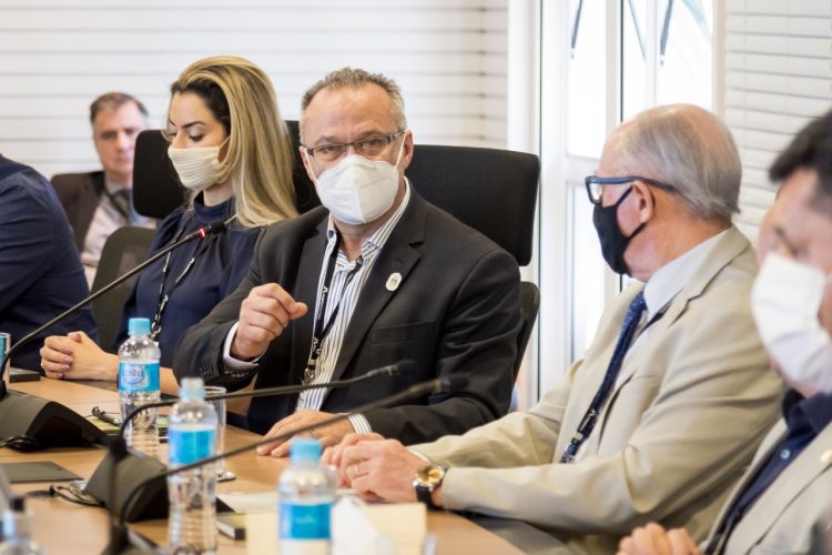 Itaipu reforça compromisso com a população em encontro inédito com vereadores de Foz