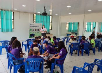 Alunos do CAIA participam de oficina de educação ambiental promovida pelo IAT e Secretaria da Juventude