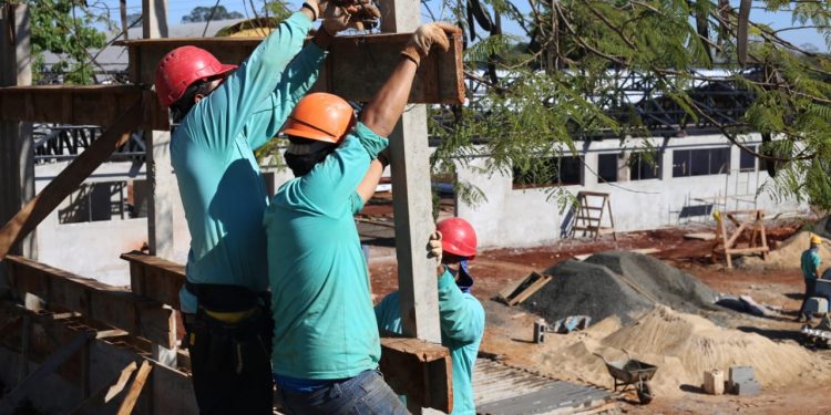 Escola Gabriela Mistral está com as obras de reconstrução avançadas