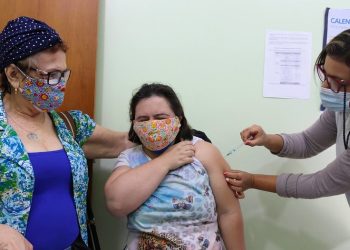 Covid-19: Mais de 50% da população adulta completou a imunização da vacinação