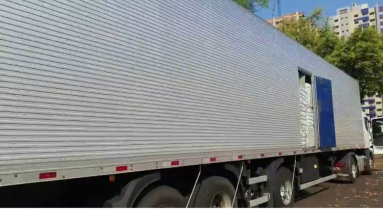 Carreta carregada com aproximadamente R$6,3 milhões em mercadorias é apreendida pela Receita Federal