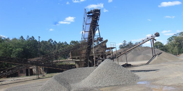 Interdição de pedreira inflaciona custo para obras públicas e privadas em Foz