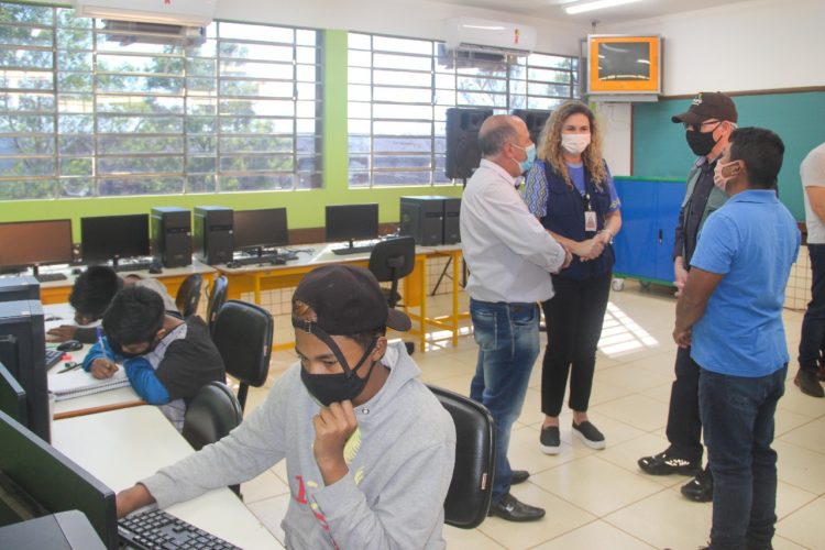 Parcerias da Itaipu garantem melhorias nas escolas indígenas