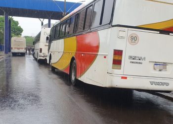 Receita Federal retém três ônibus em Santa Terezinha de Itaipu