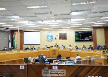 Vereadores discutem atualização de zoneamento, incentivo de emprego e renda em Foz