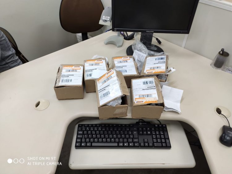 Polícia Federal prende mulher em flagrante fazendo contrabando pelo correio