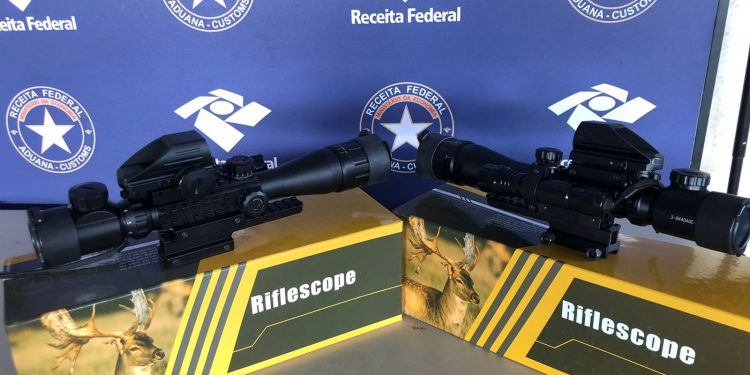 Lunetas são apreendidas na Ponte Internacional da Amizade pela Receita Federal