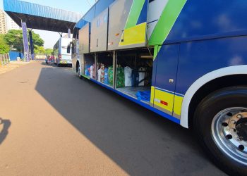 Mercadorias descaminhadas são encontradas em três ônibus pela Receita Federal