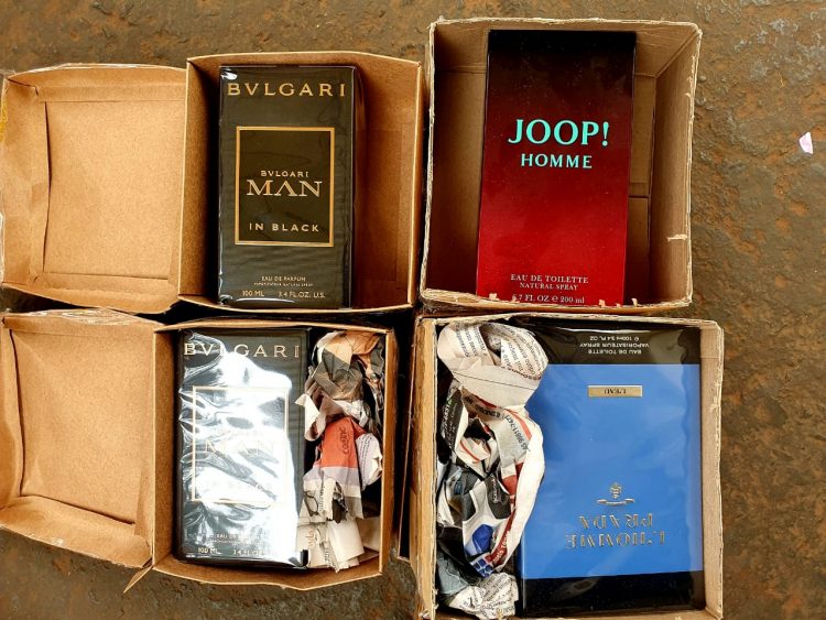 Remessas postais são apreendidas pela Receita Federal no centro de distribuições dos Correios de Matelândia