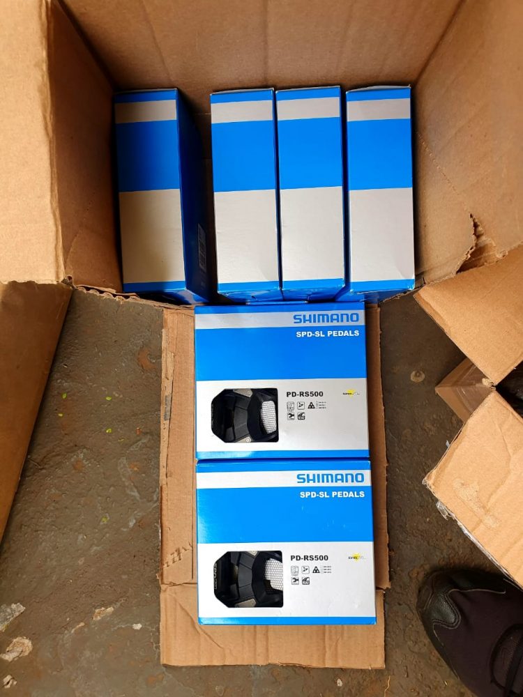 Remessas postais são apreendidas pela Receita Federal no centro de distribuições dos Correios de Matelândia