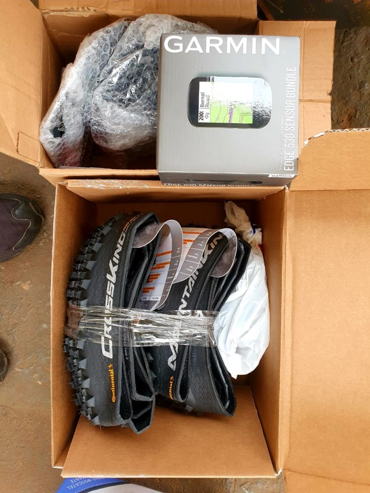 Remessas postais são apreendidas pela Receita Federal no centro de distribuições dos Correios de Matelândia