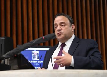 Projeto de reajuste salarial ao servidores públicos estaduais chega a Assembléia ainda esse ano afirma deputado Hussein Bakri