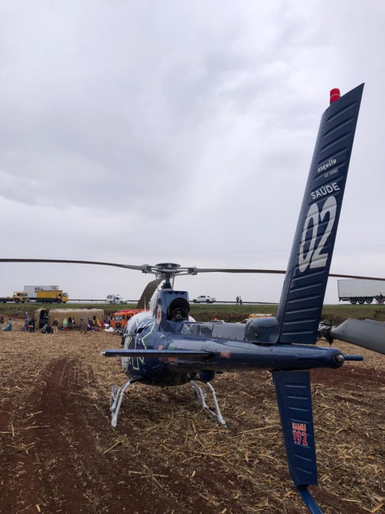 Acidente com ônibus deixa 35 pessoas feridas no oeste do Paraná