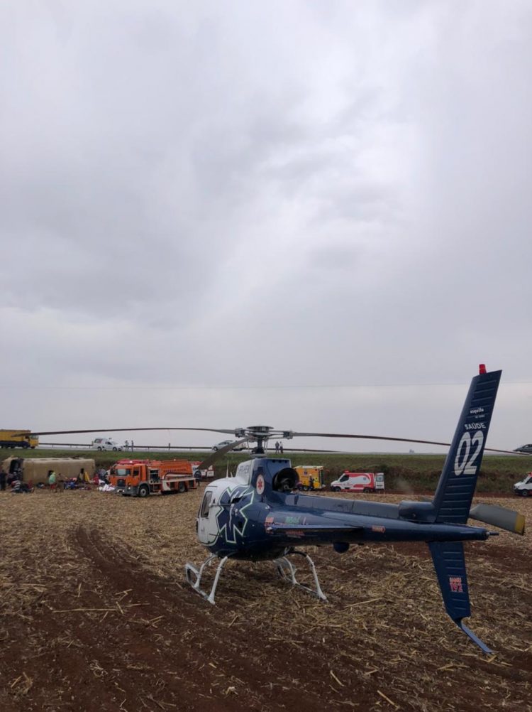 Acidente com ônibus deixa 35 pessoas feridas no oeste do Paraná