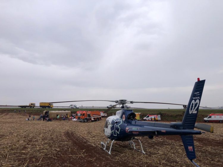 Acidente com ônibus deixa 35 pessoas feridas no oeste do Paraná