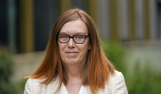 Criadora da AstraZenaca diz que Covid se transformará em um resfriado comum