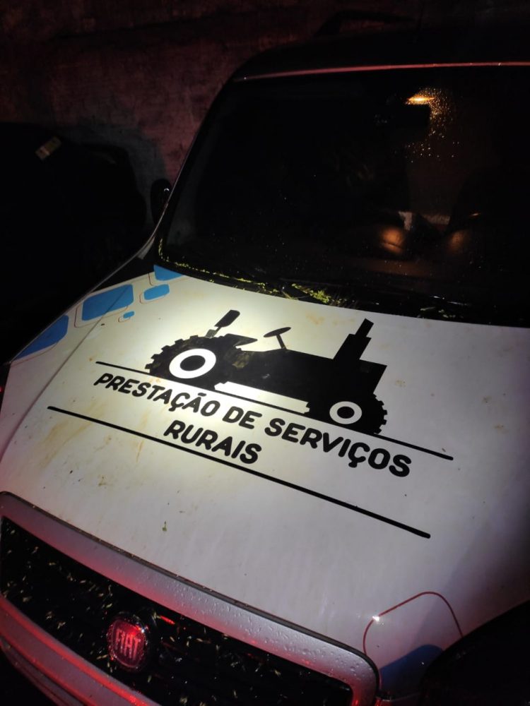 PRF apreende cigarros em veículo que se passava como prestador de serviços rurais