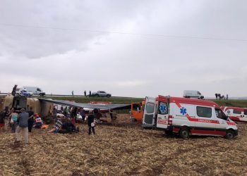 Acidente com ônibus deixa 35 pessoas feridas no oeste do Paraná