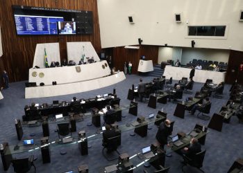 Assembleia aprova regulamentação para 3ª dose contra a Covid-19 no Paraná