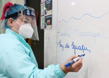 Secretaria da Educação alinha retorno presencial de 100% dos alunos com diretoras de escolas e CMEIs