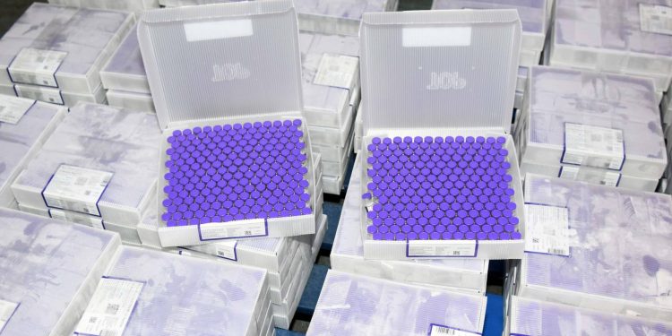 Paraná receberá mais 303 mil doses de vacina contra a Covid-19