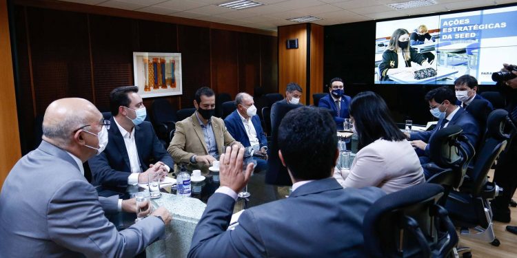 Ministério da Educação avalia modelo implantado no Paraná como case de sucesso