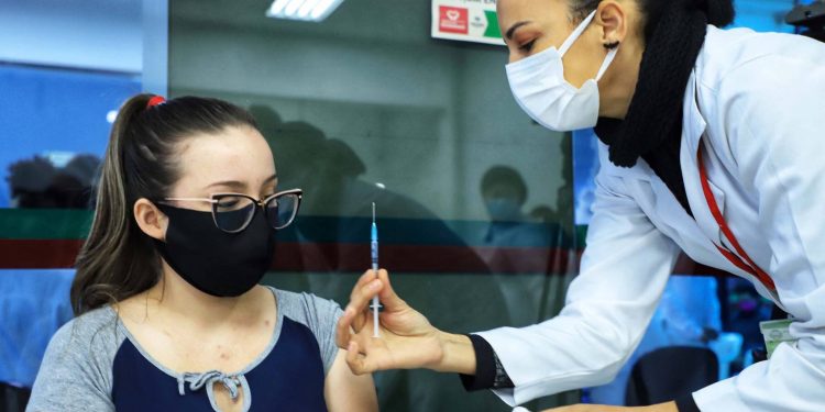 57% dos paranaenses estão vacinados com a segunda dose da vacina contra Covid
