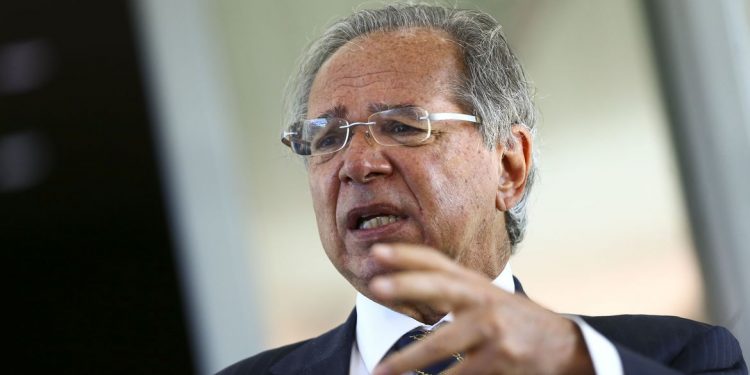 Ministro defende aumento “modesto e moderado” para Bolsa Família