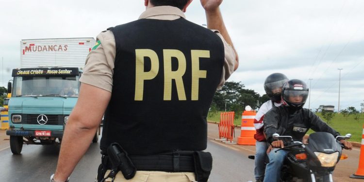 PRF reforça fiscalização em rodovias federais durante o feriadão