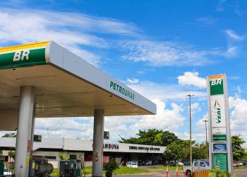 Presidente do Sindicombustíveis em Foz explica composição do preço da gasolina