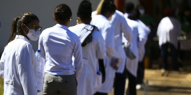 Revalida 2021: provas são realizadas neste domingo