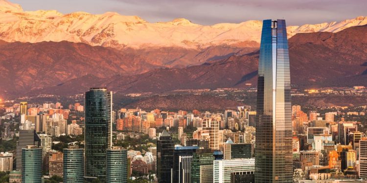 Chile reabre fronteiras para brasileiros vacinados