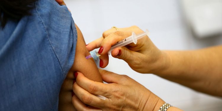 Em queda desde 2015, coberturas vacinais voltam ao patamar de 1980