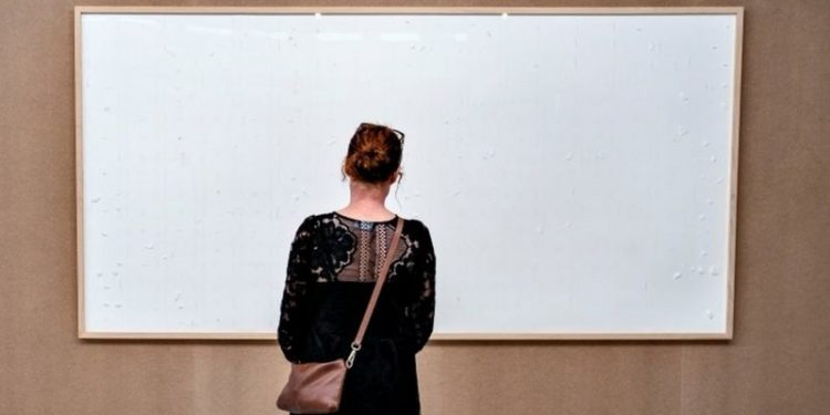 Artista recebe R$ 450 mil de museu e entrega quadro em branco