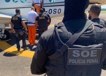 Presos em Ponta Porã são transferidos pelo Aeroporto de Foz do Iguaçu