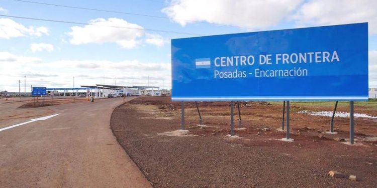 Argentina abre fronteira com Encarnación, no Paraguai e Dionísio Cerqueira, no Brasil