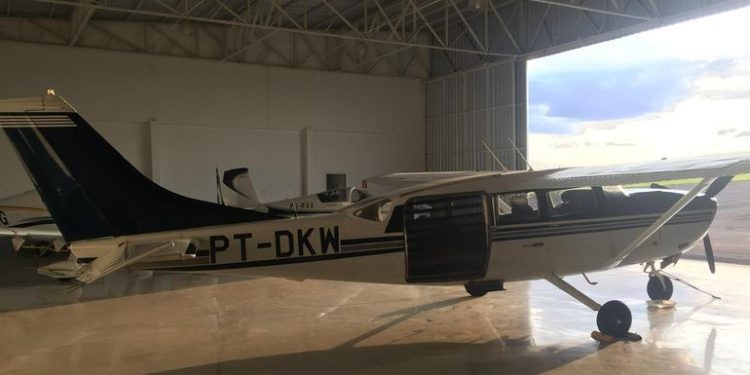 Avião roubado em Foz do Iguaçu pousou no norte paraguaio e seguiu para a Bolívia