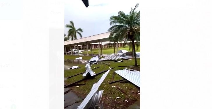 Temporal deixou 600 casas e empresas destelhadas em Foz do Iguaçu