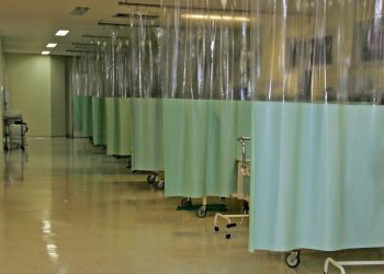 Mortes por complicações do coronavírus caíram 50% em setembro