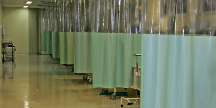 Mortes por complicações do coronavírus caíram 50% em setembro