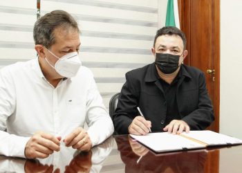Vice-prefeito Delegado Francisco Sampaio assume interinamente a Prefeitura de Foz