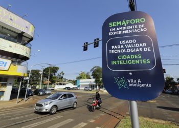 Manutenção é feita em semáforos inteligentes da Vila A