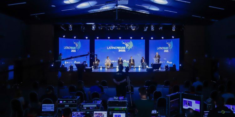 Latinoware conta com mais de 3.500 inscritos no primeiro dia