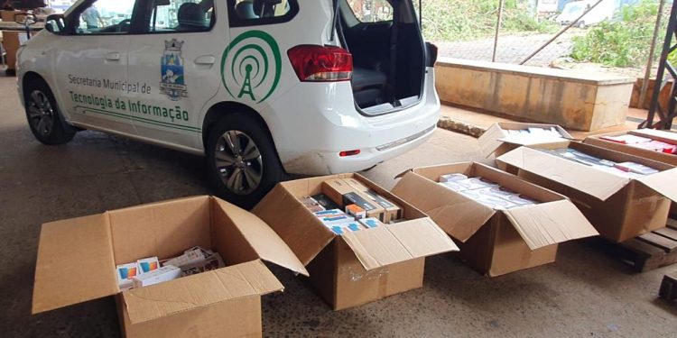 Receita Federal destina R$ 741 mil em eletrônicos, vestuários e outras mercadorias à prefeitura de Foz do Iguaçu