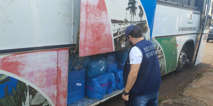 Receita Federal retém quatro ônibus com mercadorias irregulares