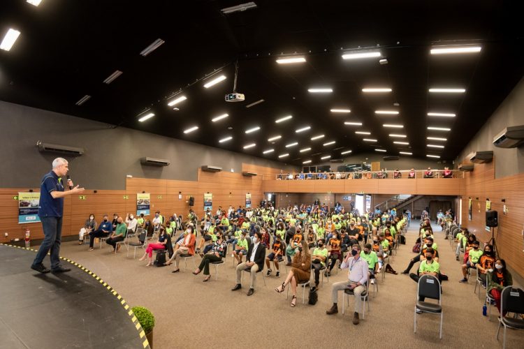 Projeto Maestro da Bola, patrocinado pela Itaipu, vai atender 300 crianças em vulnerabilidade social